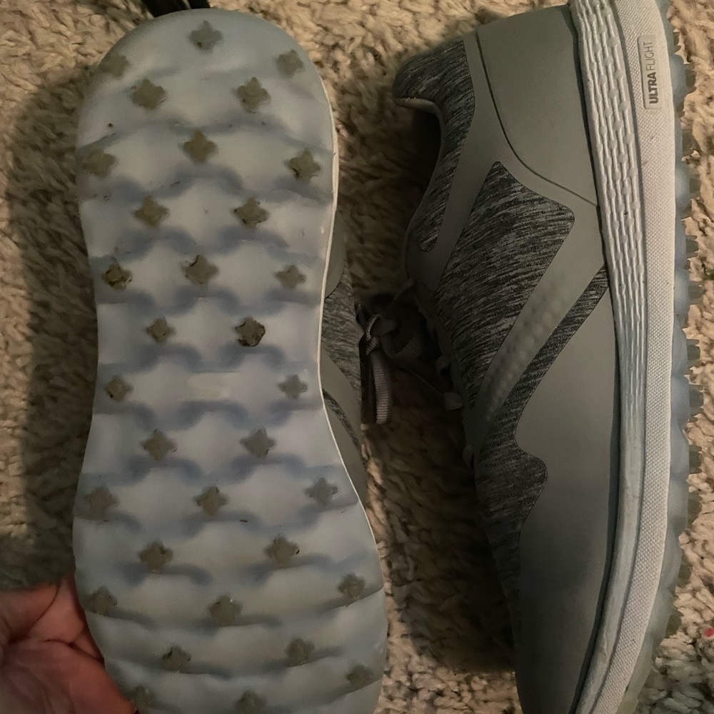 Grey and light blue women’s Skechers Go Golf shoes